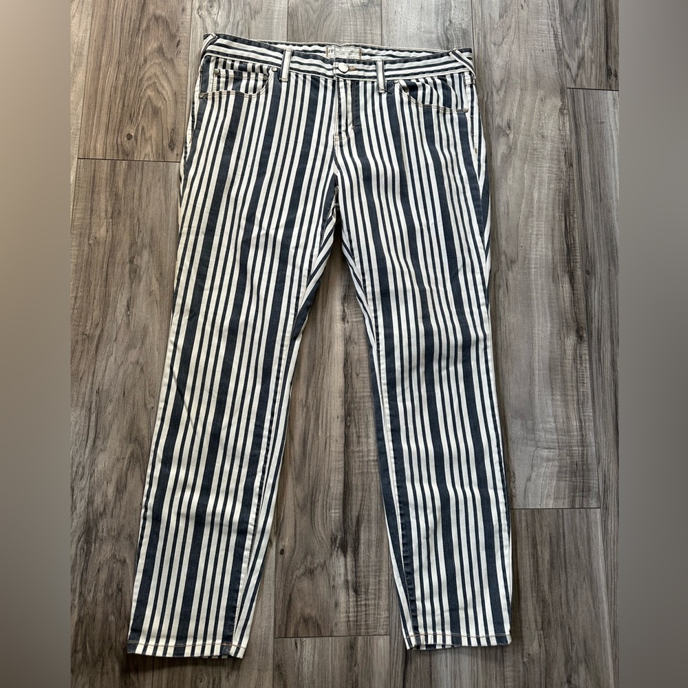 Free People Mid Rise Skinny Striped Denim Fashion Jeans in White & Blue Size 31